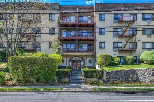 2221 Palmer Ave, New Rochelle NY  10801-3049 exterior