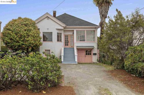1049 Alcatraz Ave, Oakland, CA 94608-1213