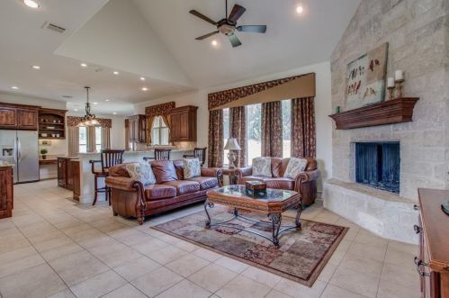 2613 Whispering Oaks Cv, Cedar Hill TX 75104-4556 exterior