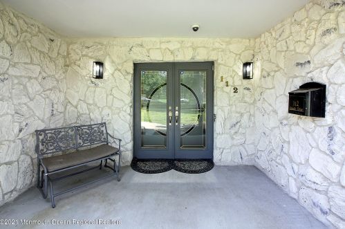 112 Heritage Dr, East Freehold, NJ 07728-3185