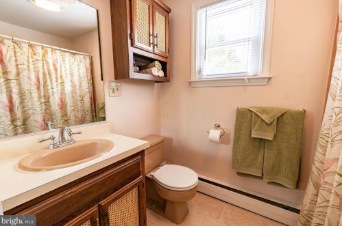 1113 Roeloffs Rd, Yardley PA  19067-4514 exterior