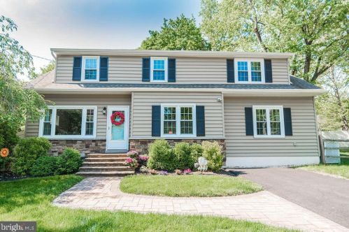 1385 Bernard Ave, Willow Grove, PA 19090-4701