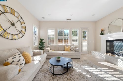 1733 Campanula Dr, San Ramon CA  94582-5155 exterior