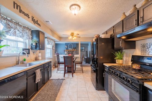 444 Vista Ct, Bricktown NJ  08724-5313 exterior