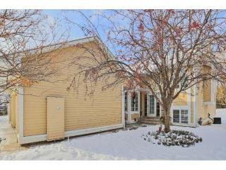 806 Winterberry Dr, Saint Paul, MN 55125-8824