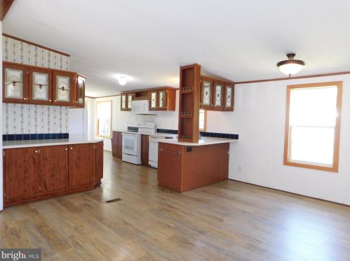 35353 Dannys Dr, Laurel DE  19956-3311 exterior