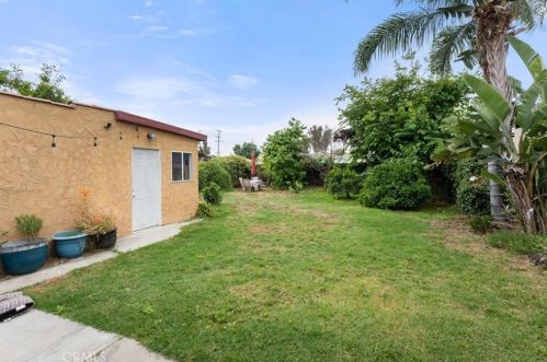 9548 Walnut St, Bellflower CA  90706-5720 exterior