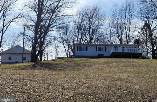 18 Phillips Rd, Schuylkill Haven, PA 17972-8903