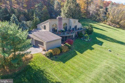 250 Laurel Ridge Rd, Swartzville, PA 17569-9032