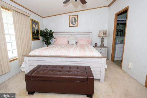 266 Tony Cir, West Deptford NJ  08051-1948 exterior