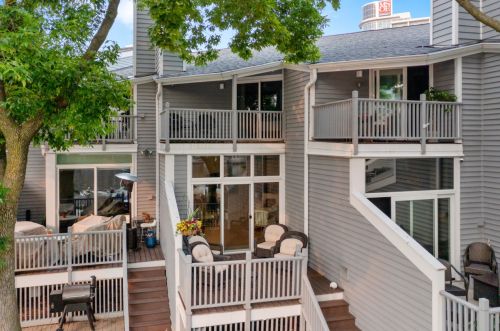 1137 Edison St, Milwaukee, WI 53202-3147