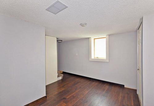 1045 6th St, Faribault MN  55021-4707 exterior