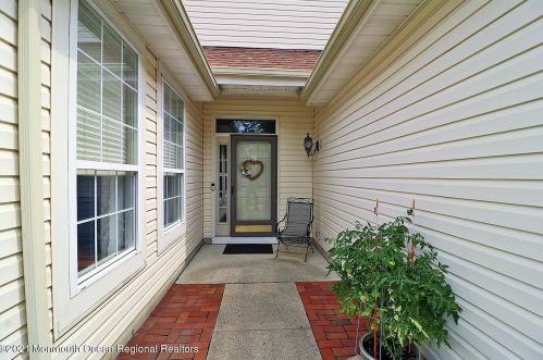 115 Sylvan Lake Blvd, Berkeley Township, NJ 08721-1971