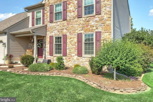 315 Olde Hickory Rd, Mount Wolf, PA 17347-9301