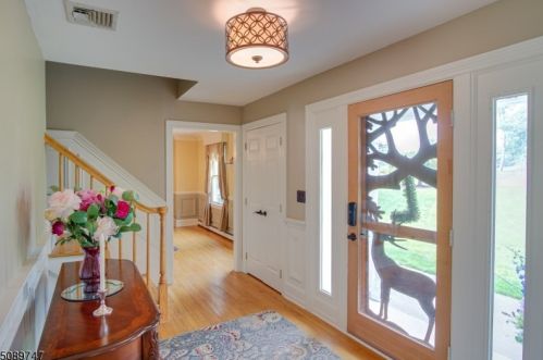 25 Martingale Dr, Wantage NJ  07461-2857 exterior