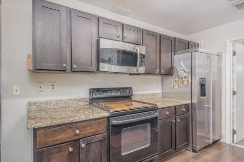 2452 Mohawk Ave, Fort Pierce, FL 34946-1700