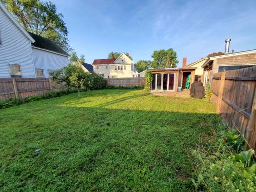 94 Lake St, Nashua, NH 03060-4435