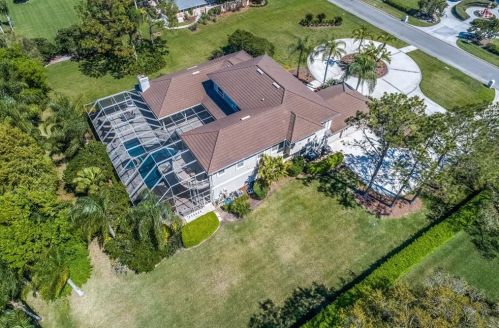 18604 Avenue Monaco, Lutz FL  33558-5316 exterior