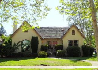 995 Vagedes Ave, Fresno, CA 93728-2932
