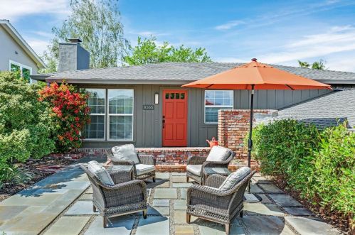 1065 Chesterton Ave, Redwood City, CA 94061-1207