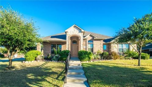 916 Regency Ct, Denton, TX 76210-8539