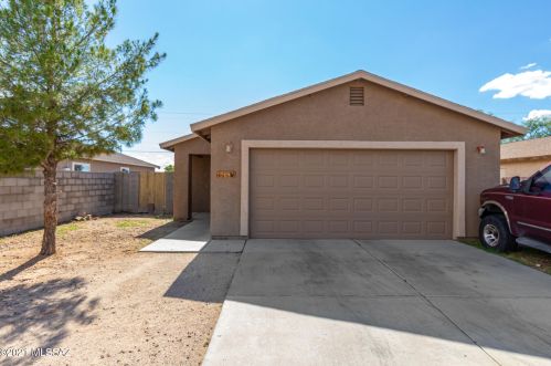 5330 Fairland Park Ln, Tucson, AZ 85706-1671