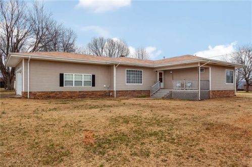 1199 51st Ave, Fayetteville, AR 72704-6303