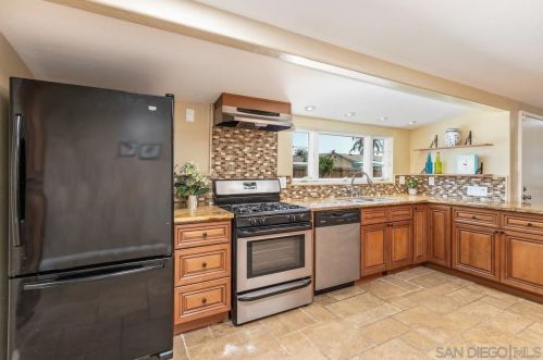 1521 Melody Ln, El Cajon CA  92019-2016 exterior