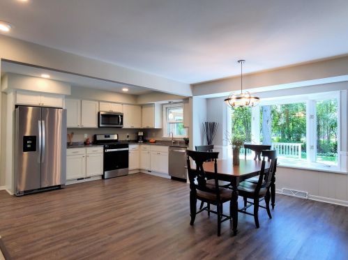14715 Woodland Dr, Waukesha, WI 53151-2368