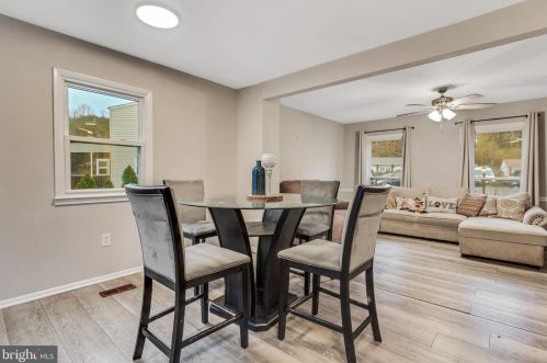 13732 Moccasin Ct, Woodbridge VA  22193-4422 exterior