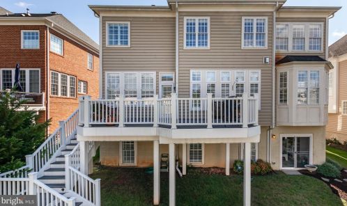 18345 Mid Ocean Pl, Leesburg VA 20176-7451 exterior