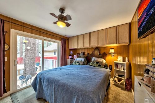 1209 Reno Ave, South Lake Tahoe CA  96150-2920 exterior