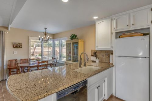 1047 Tyler Ave, Los Banos CA 93635-4839 exterior