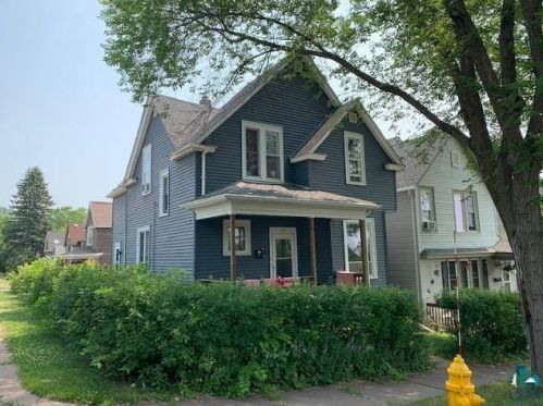524 25th Ave, Duluth, MN 55806-1557