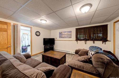 6 Sunset Dr, Monticello NY  12701-4500 exterior