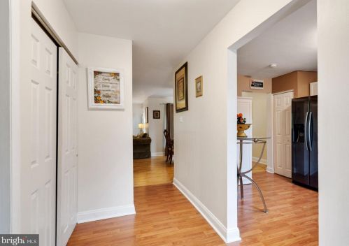 16 Sandybrae Ct, Wilmington, DE 19808-3504