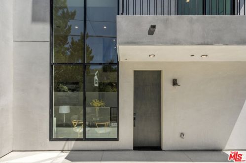 12304 Moorpark St, North Hollywood, CA 91604-1233
