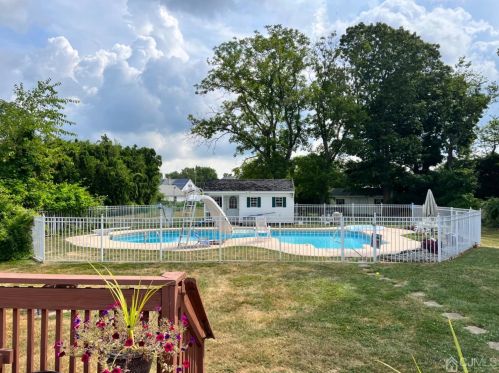 966 Old Bridge Tpke, East Brunswick NJ  08816-3848 exterior