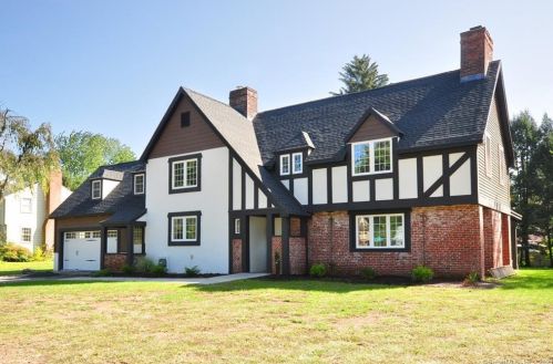 42 Chatham Rd, Kensington, CT 06037-1104