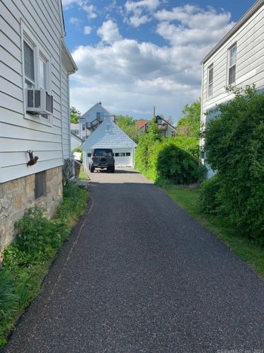 51 Plymouth Rd, Stamford, CT 06906-1614