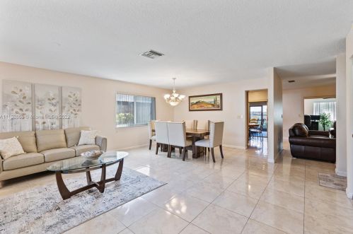 9920 12th St, Hollywood, FL 33025-0903