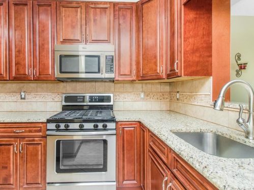 548 Pugsley Ave, Bronx NY  10473-1835 exterior