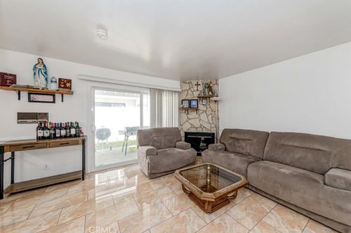 7883 Cerritos Ave, Stanton CA  90680-1658 exterior