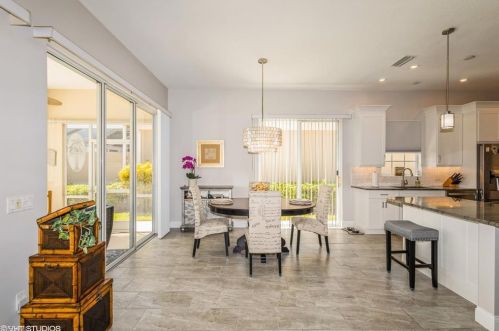4288 Montalvo Ct, Naples FL  34109-3335 exterior