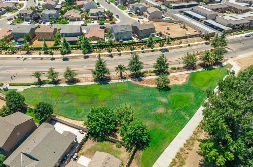 5792 Kerckhoff Ave, Fresno CA  93727-3475 exterior