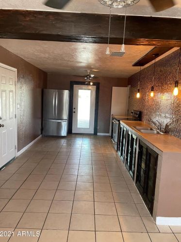 8806 30th Ave, Phoenix AZ  85051-3919 exterior