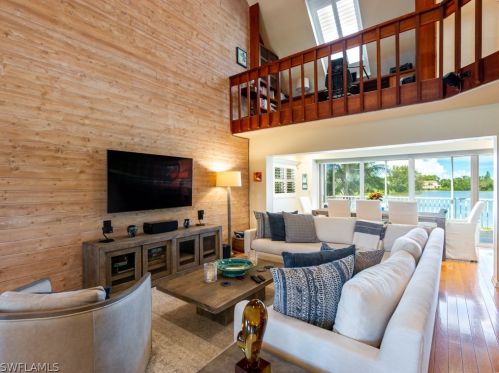 9027 Mockingbird Dr, Sanibel FL  33957-3609 exterior