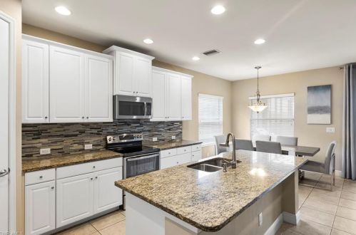 3688 Canopy Cir, Naples FL  34120-0698 exterior