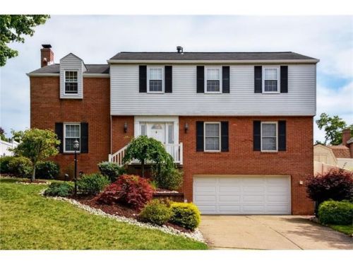 24 Scenic Dr, Moon Twp, PA 15108-3606