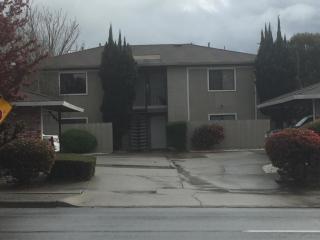 1051 Sunnyslope Rd, Hollister, CA 95023-5765